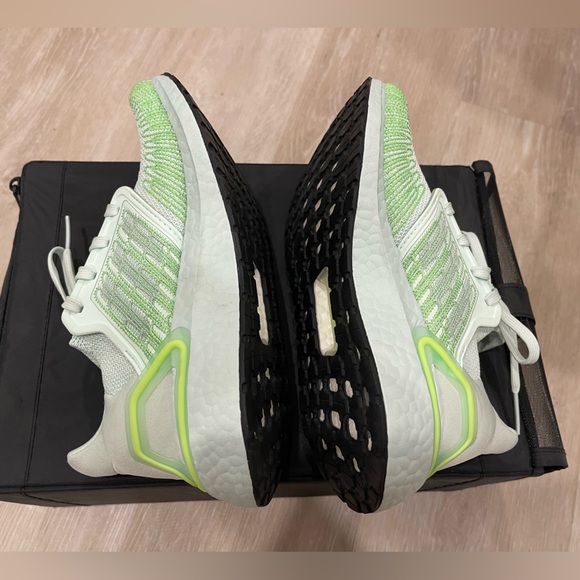 adidas Ultraboost 20 Running shoes Women Lime like NEW!!! - Picture 6 of 9